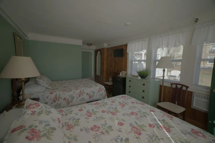 Betty Doon Hotel