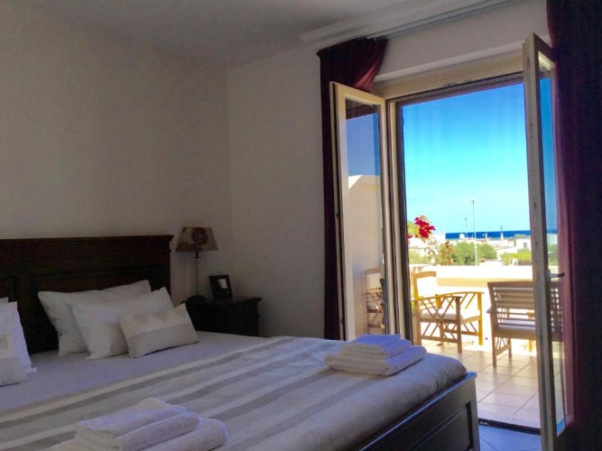 3 Bedrooms Apartment