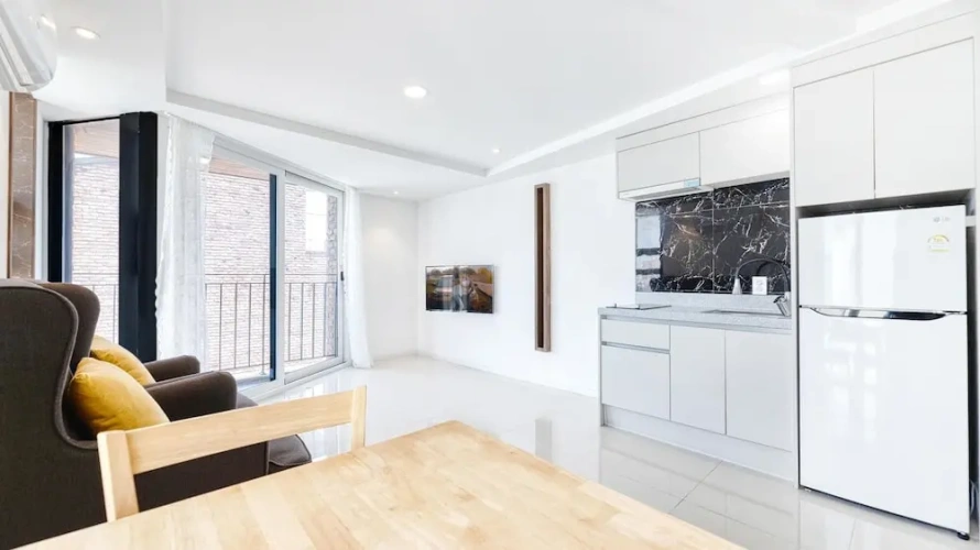 1 Bedroom Standard room with partial ocean view