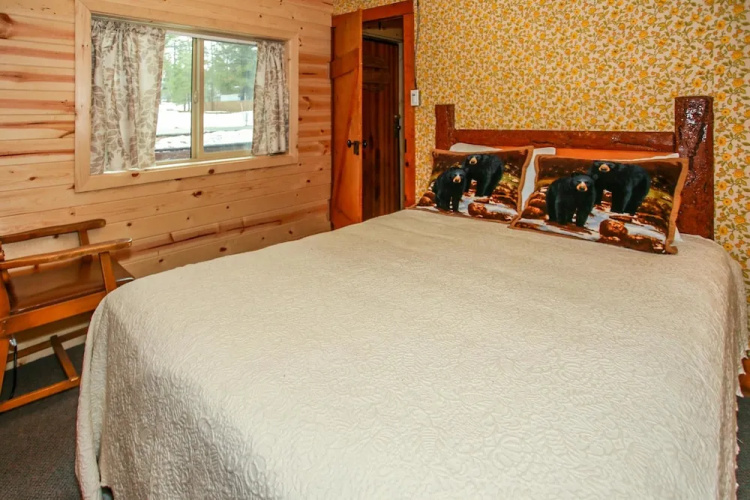 Woodpecker Cabin