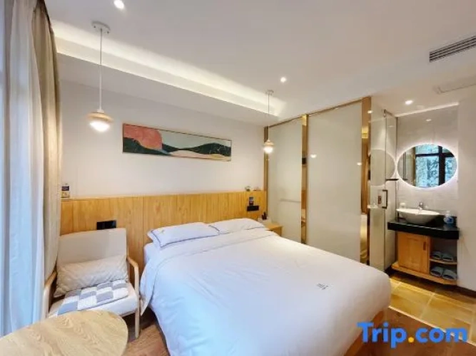 Standard Double room with courtyard view