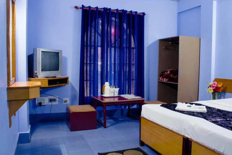 Juniper Tree Hotel