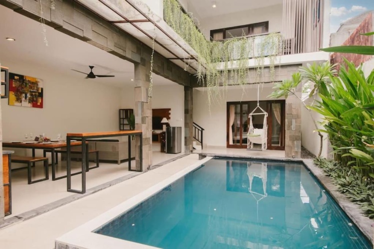 2 Bedrooms Villa