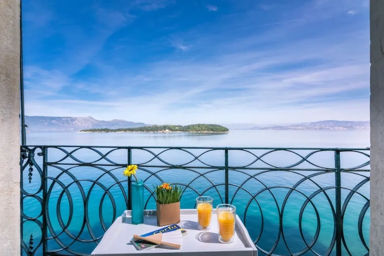 2 Bedrooms Apartment with balcony and with sea view