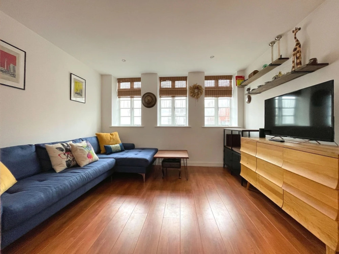 Modern Urban Sheffield Hideaway