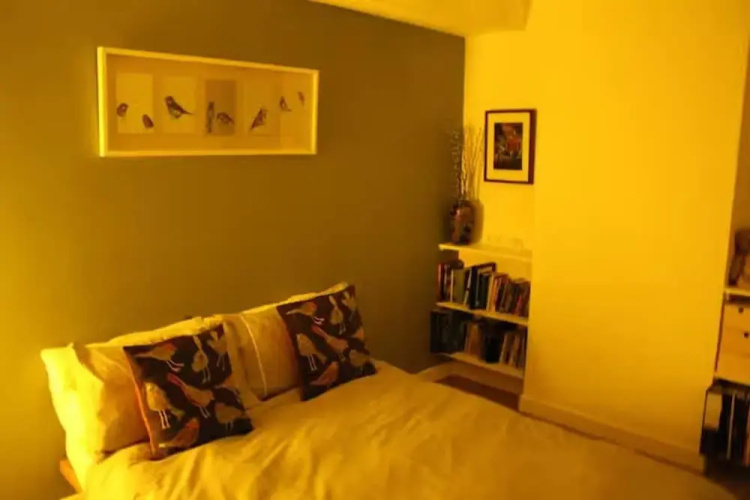 2-bed Seaside Apartment - Sleeps 5 & Free Parking