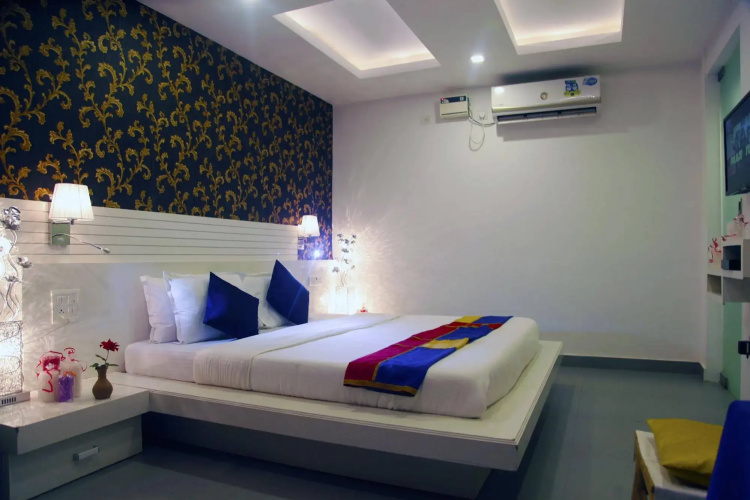 Paparazzi Resort