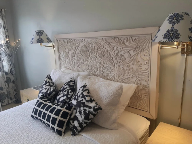 The New Star Motel with Studio-Kitchens: 1950s Extended-Stay Lodging and Retreat Center