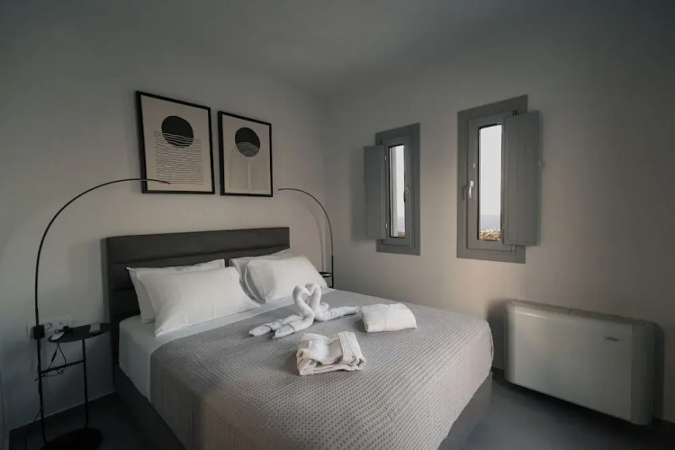 Uranides Luxury Suites