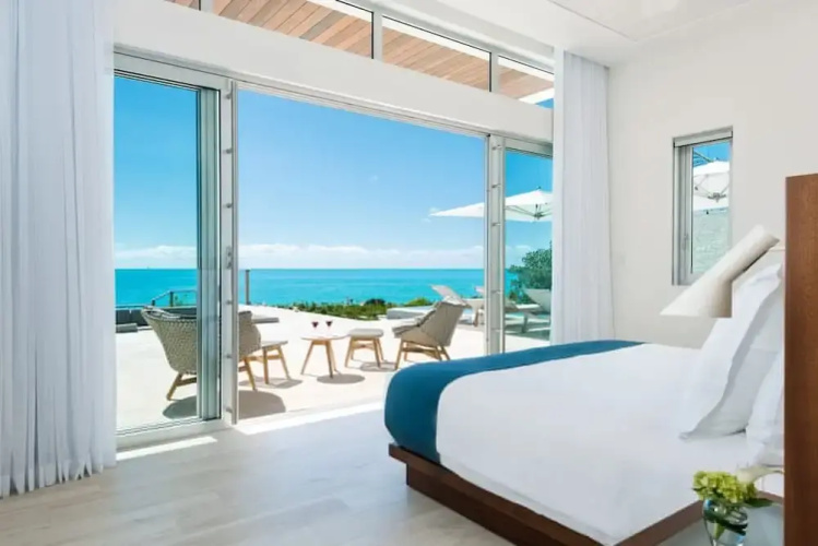 Luxurious Oceanfront Villa Infinity Pool Views