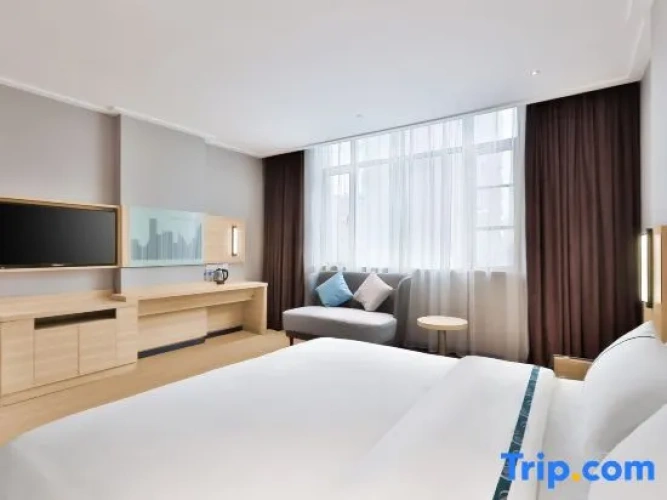 Standard Double room with city view