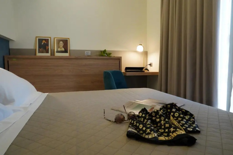 11 Catalani Rooms