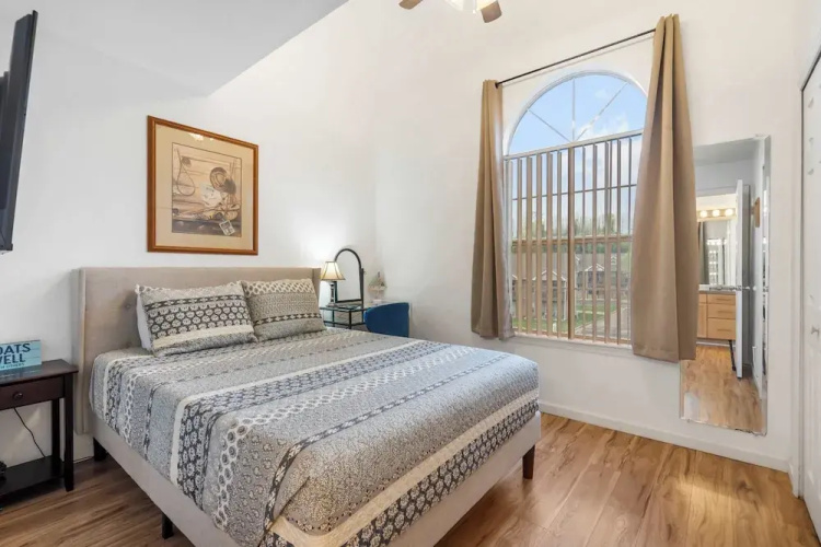 Peaceful Lakeview Escape - For 6