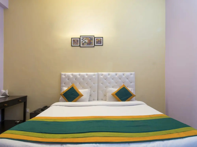 OYO 9935 Hotel Mango House