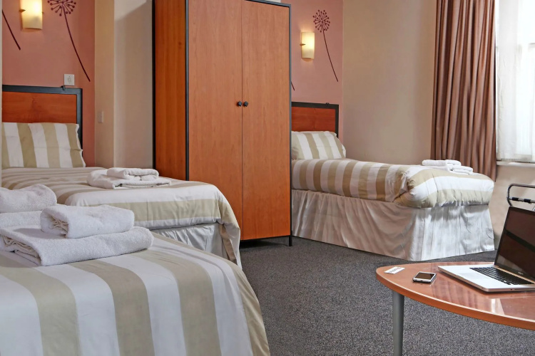 Deincourt Hotel