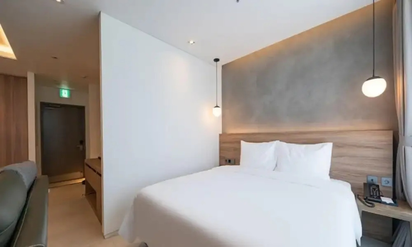 The Hound Hotel Bandalisland 2