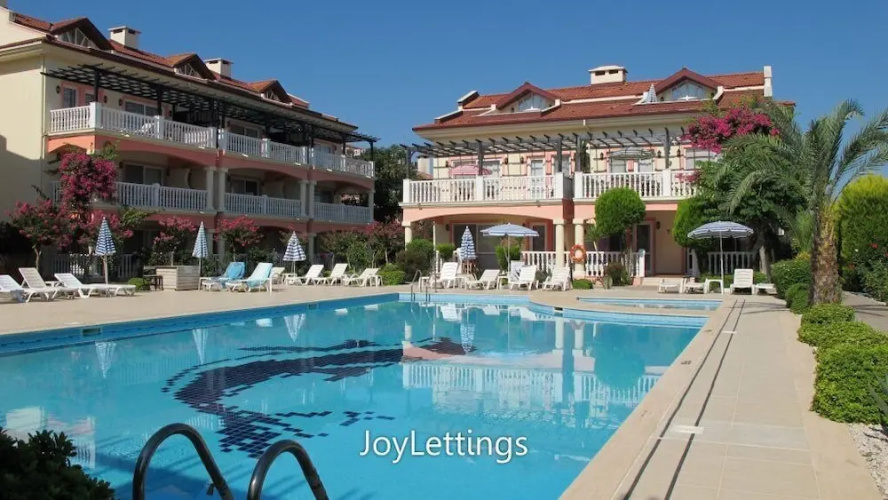 Villa SM05 by JoyLettings
