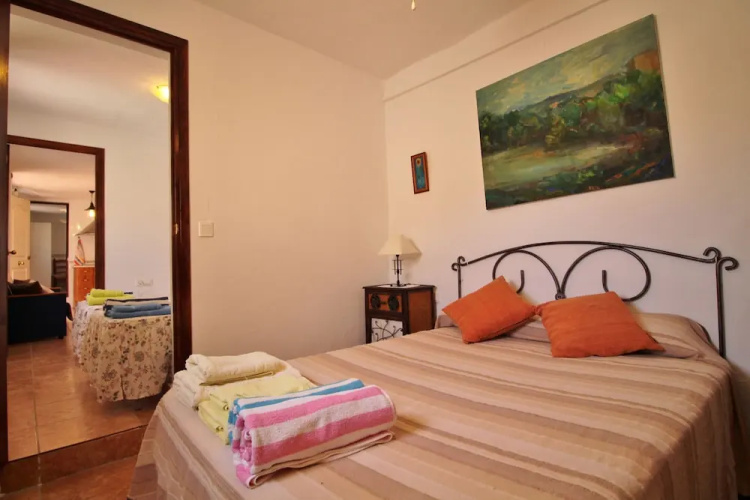 1038 Villa Cruz