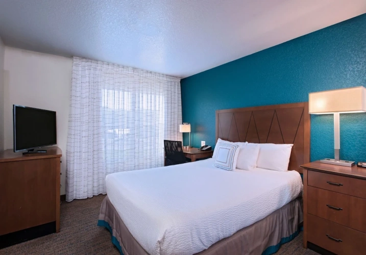 1 Bedroom Suite