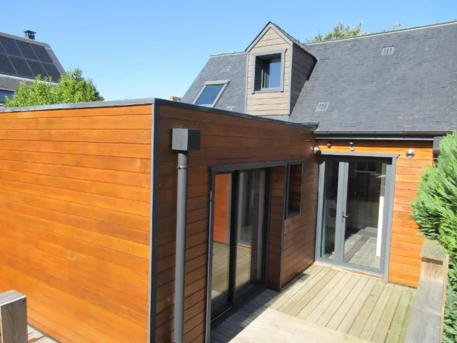 2 Bedrooms Chalet