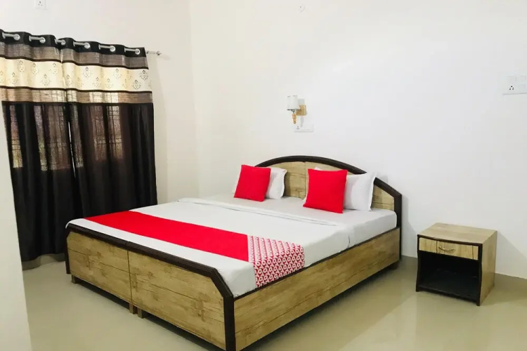 OYO 24537 Hotel Sahaj Villa
