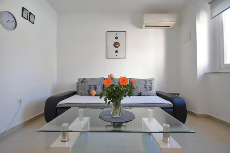City Centre Apartment with terrace 2