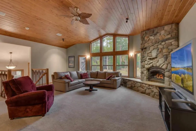 Angora Mountain Lodge - Pool Table, Ping Pong, Shuffle Board