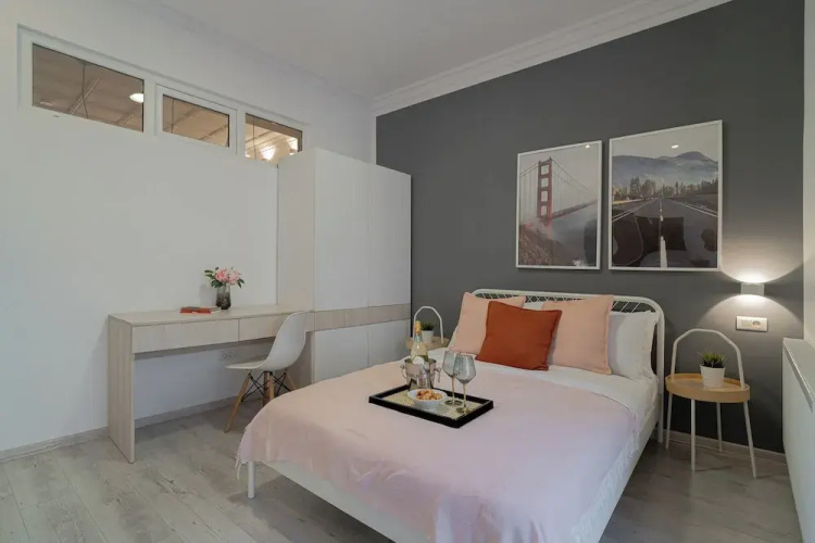 Central 4BR Flat - 2 Units Combined with Balconies, Near Cismigiu, 2 Kitchens & 2 Baths