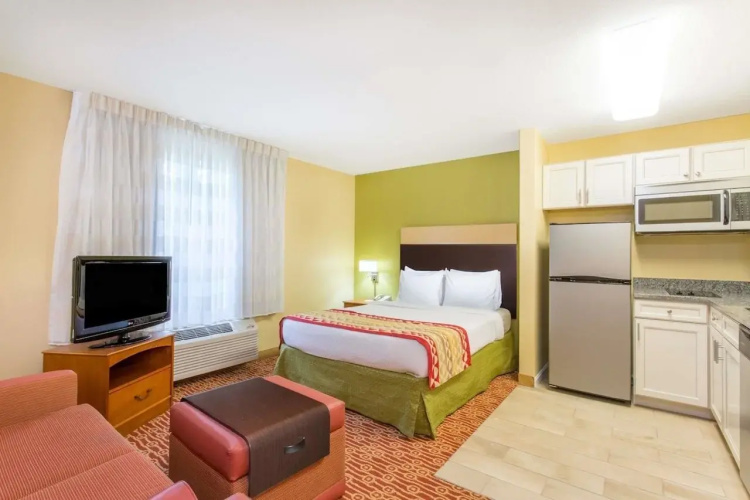 Hawthorn Suites by Wyndham Sterling Dulles