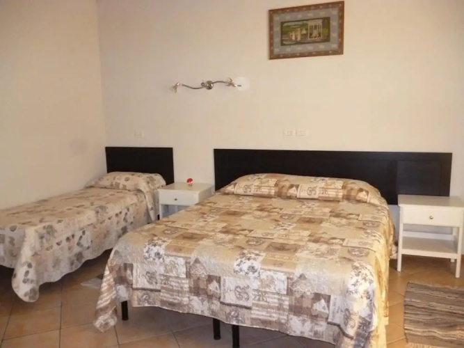 Lastra Bed & Car