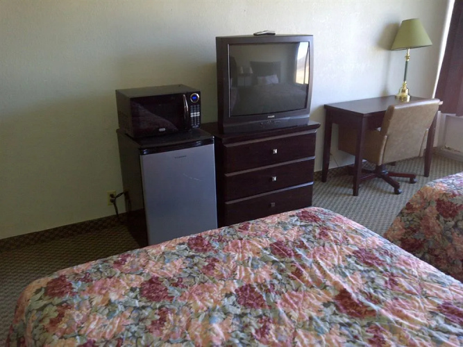 Country Hearth Inns & Suites