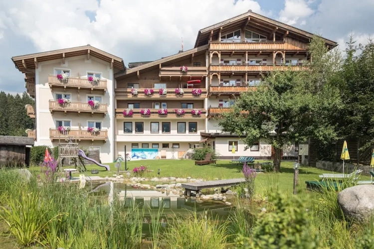 1 Bedroom Comfort Studio with balcony and with mountain view
