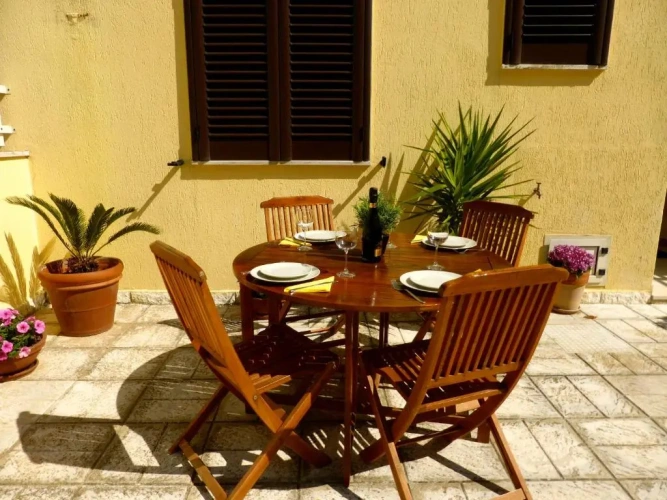 3 Bedrooms Apartment