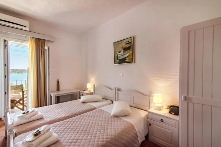 Standard Quadruple room with sea view
