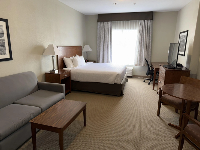 Super 8 By Wyndham Fort St. John Bc photo 6