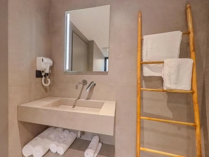 Deluxe Double room with balcony and with partial sea view