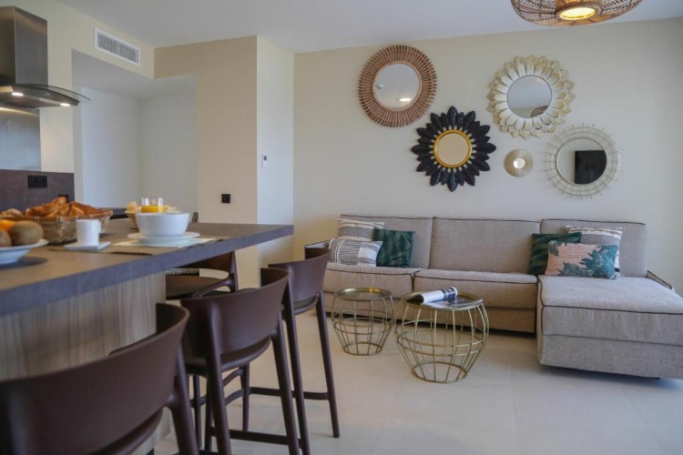 2 Bedrooms Apartment