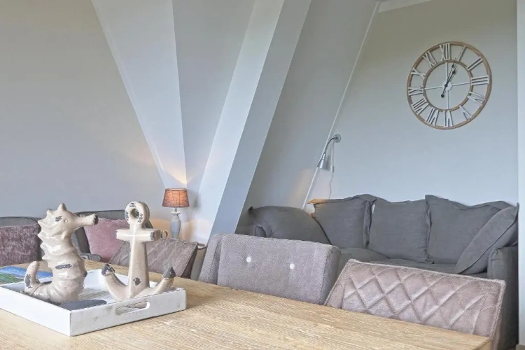 3 Bedrooms Apartment