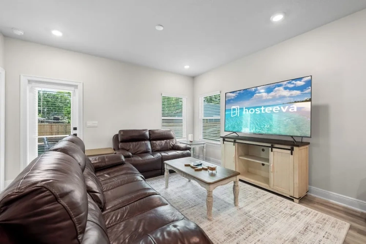 4 Bedrooms Executive Cottage