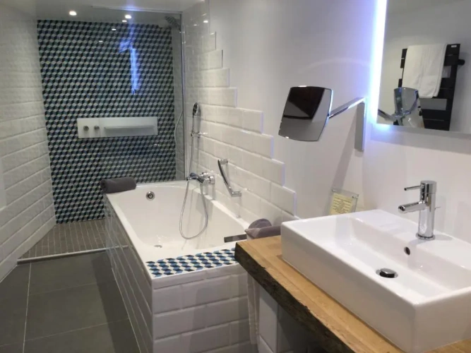 Double Suite
