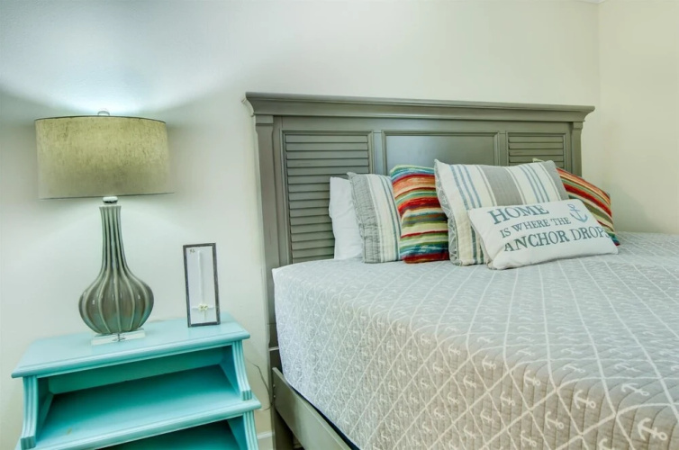 7 D, One Bedroom Condo
