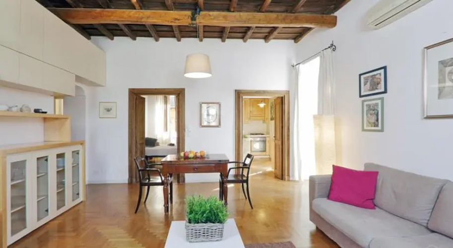 Giubbonari Apartment