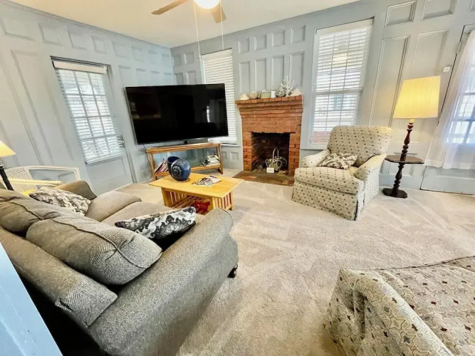 Delaware Avenue 16A