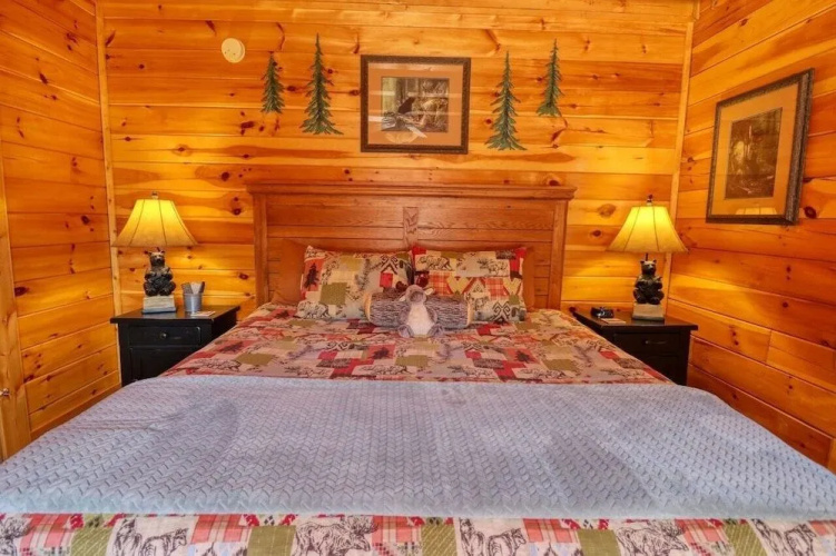 A Stone's Throw 2 Bedroom Cabin by RedAwning