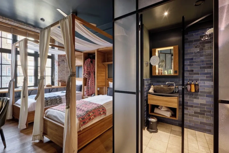 Twin room