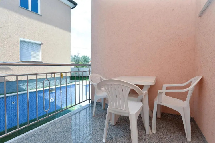 Apartment 1359
