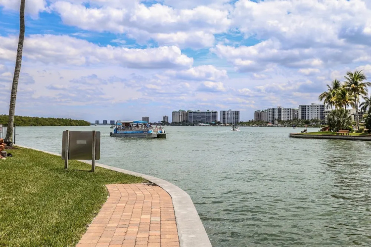 Windward Point 306