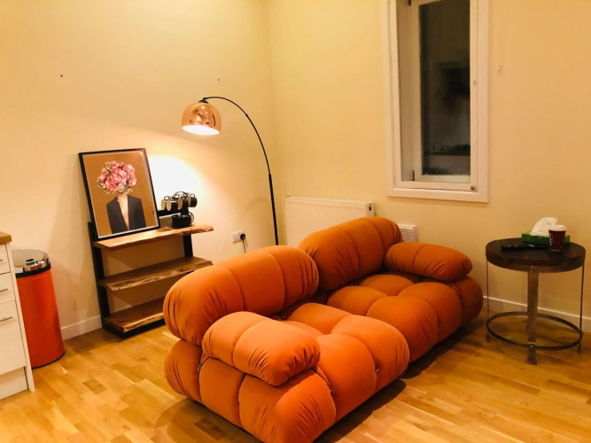 2 Bed 2 bath with Private Parking