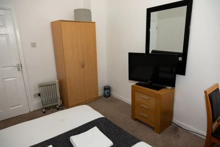 Alexander Apartments Rooms 2