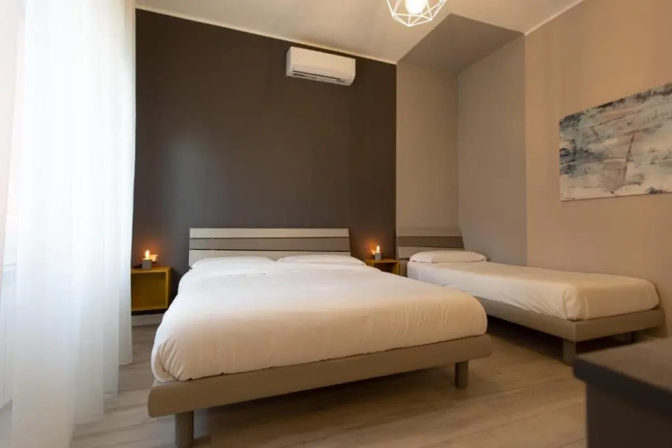 Standard Triple room